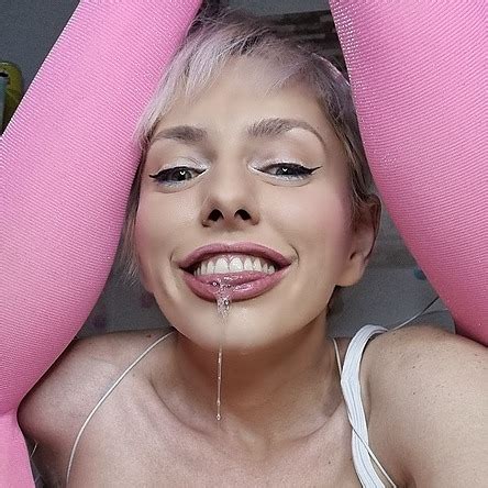 Preview 3 of Crazyrozyofficial Onlyfans Lea Nude