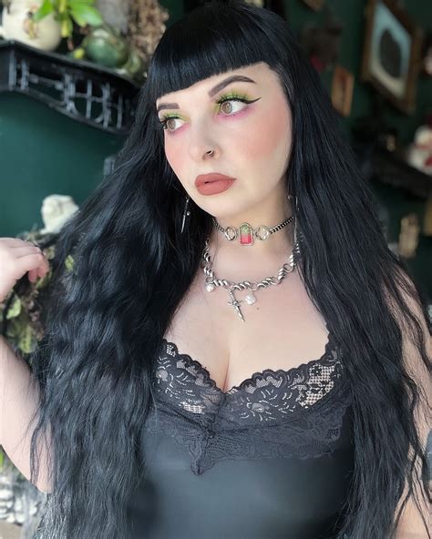 Critterqueeen OnlyFans channel