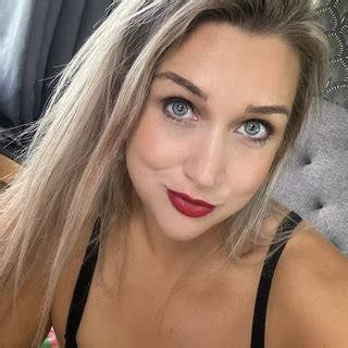 Preview 1 of Curvywifeyx Naked Onlyfans