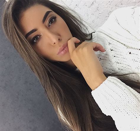 Dasha Lashes OnlyFans channel