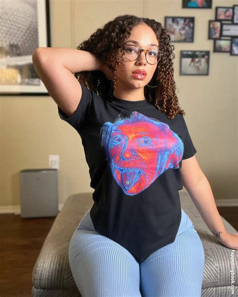 Preview 4 of Destinynextdoor Onlyfans Leaked Photos