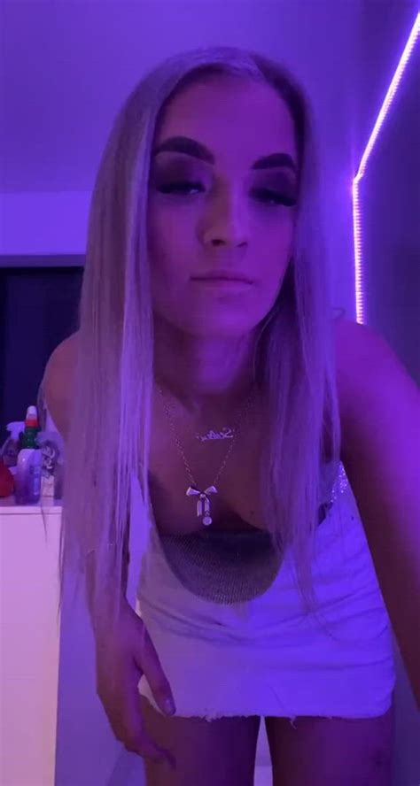 Preview 1 of Downblouse Videos Comm Onlyfans