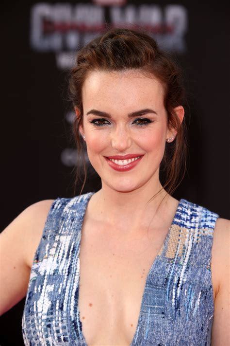 Elizabeth Henstridge OnlyFans channel