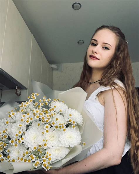 EmiliaShot OnlyFans channel