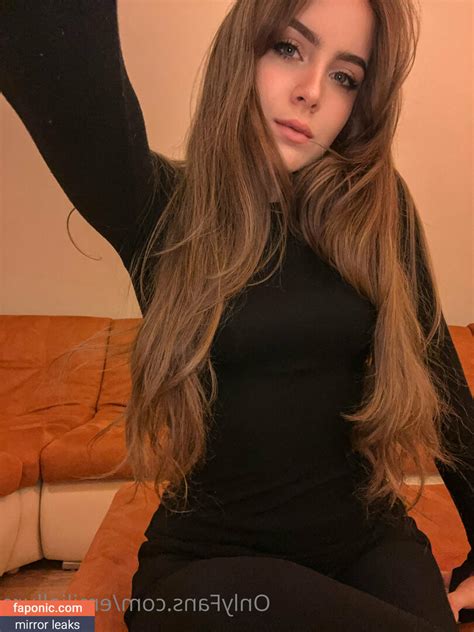 Preview 2 of Emiliaeyes Onlyfans Leak Leaks Online