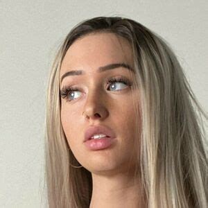 Preview 2 of Essieofficial Nudes Onlyfans Full Leaked