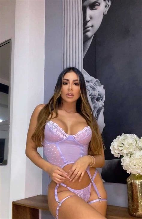 Preview 1 of Estefahgxo Onlyfans Nude Flashes