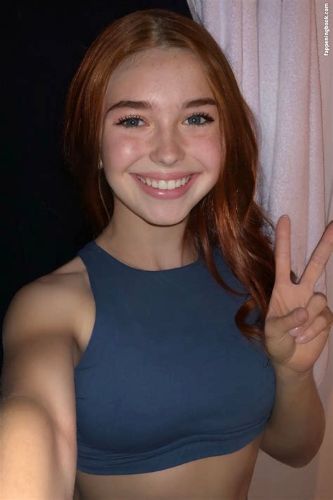 Preview 2 of Female Onlyfans Leaks Nude Photo