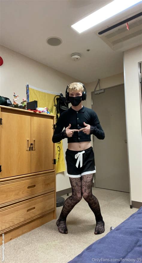 Preview 1 of Femboy Exhibitionist Nude Onlyfan Leaks