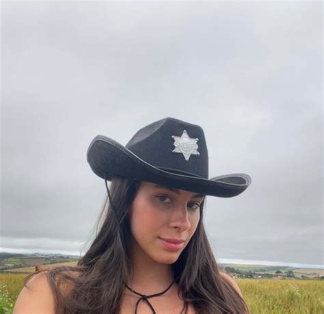 Preview 3 of Fernanda Mota Farhat Big Tits