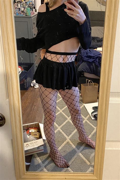Preview 3 of Fishnets Femboy Comm Onlyfans