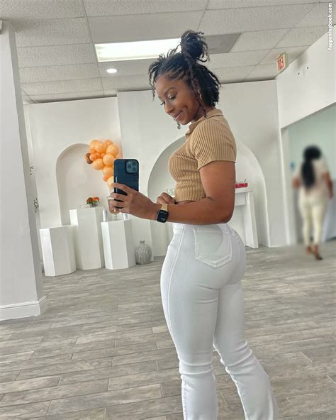 Preview 1 of Geegee_flawless Onlyfans Girl Leaked