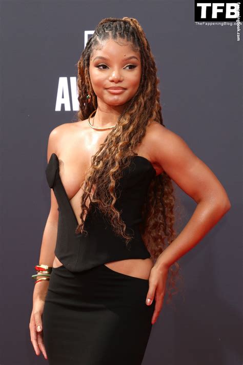 Preview 2 of Halle Bailey Nude Photo