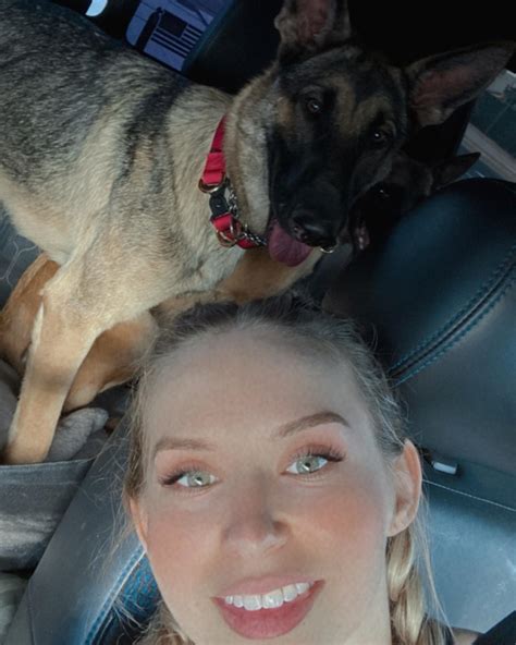 Hannah Hunni content
