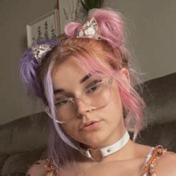 Heyitzviolet OnlyFans channel