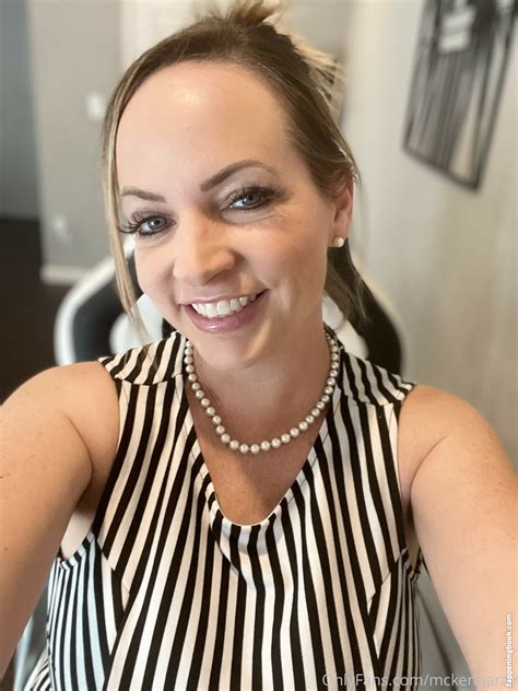 Preview 1 of Hxllywxxdddz Port Onlyfans