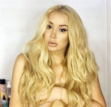 Preview 1 of Iggy Fans Pics Nude Onlyfans Leaked