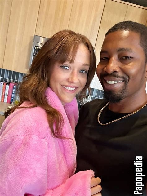 Preview 2 of Isiah Maxwell Sahara Leone Nude Pictures
