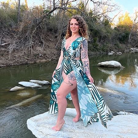 Preview 1 of Jen Royalty Vault Nudes