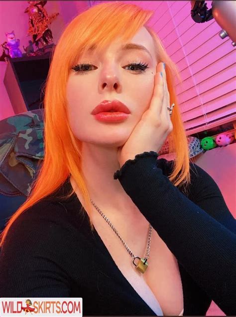 Preview 2 of Jenna Meowri Flash Nude