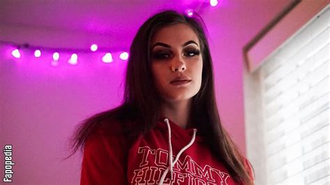 Preview 1 of Jennica Lynn Nudeex Onlyfans