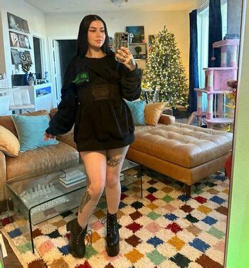 Preview 2 of Kalei Renay Onlyfans Videos Leaked