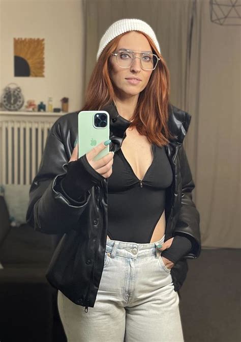 Preview 3 of Karie Castle Nude Leaks Onlyfans