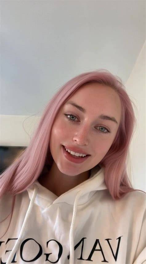 Kierabumblebee OnlyFans channel