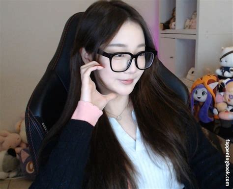 Preview 2 of Kiittwy Twitch Flash Nude