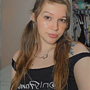 Kiwifroot OnlyFans channel