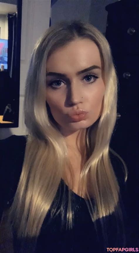 Preview 3 of Laroseee Nude Onlyfans Leaks