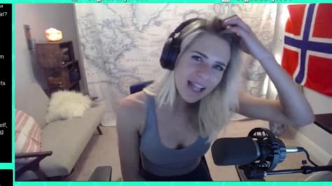Preview 2 of Lea Fshape Nude Flashes