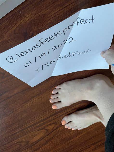 Lenasfeetsperfect OnlyFans channel