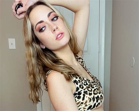 Lilly Alcott Com Onlyfans Telegram channel preview