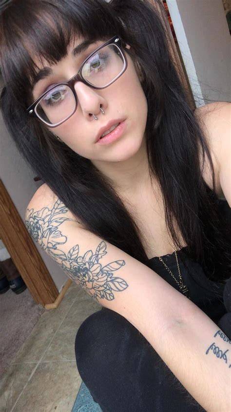 Lilpineapplegirl OnlyFans channel