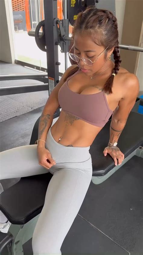 Preview 1 of Lilybrown1995 Onlyfans Pica Nude