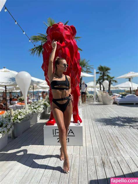 Lilycatvip OnlyFans channel