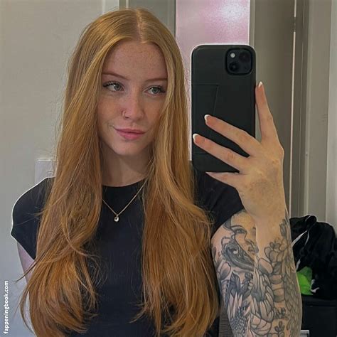 Preview 2 of Littlemissredof Onlyfans Leaked