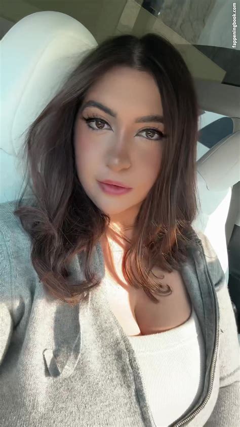 Preview 4 of Lizzybbeauty Comf Onlyfans