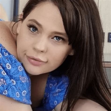 Preview 4 of Mandy Lee Porn Nude Photo