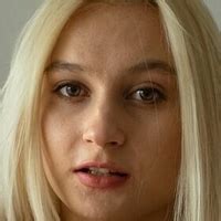 Mariahellie OnlyFans channel