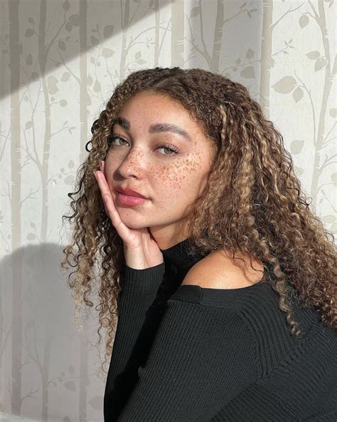 Maya Willis OnlyFans channel