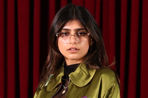 Preview 4 of Mia Khalifa And Frey Onlyfans