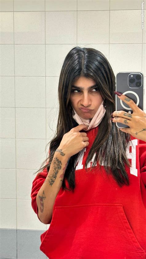 Preview 3 of Mia Khalifas Real Name Leaks Nude Photo
