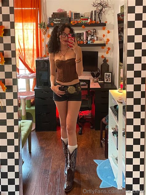 Preview 1 of Mia.belle Leaked Onlyfans Leakes