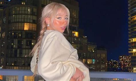 Preview 4 of Miawaiifuxo Of Lea Nude