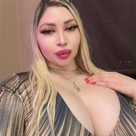 Preview 3 of Misscurvydoll Onlyfans Telegram Lea
