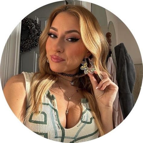 Preview 1 of Mooreofjessie Onlyfans Com