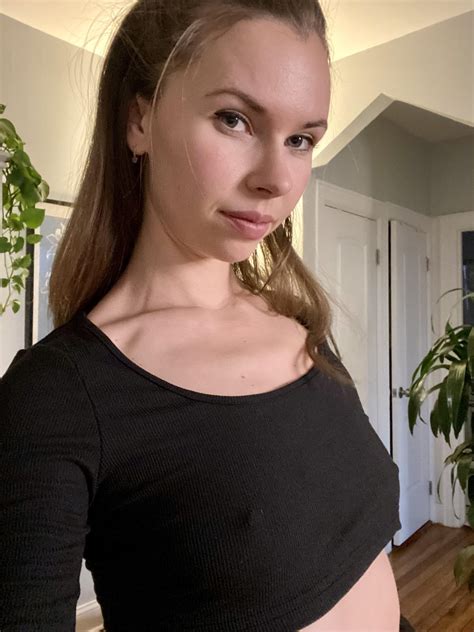 Naturallybraless41 OnlyFans channel