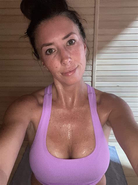 Nursecaroline6969 OnlyFans channel